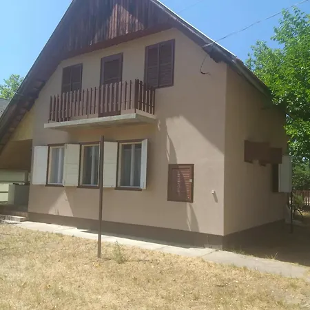 Tomi Vendégház Guest house *