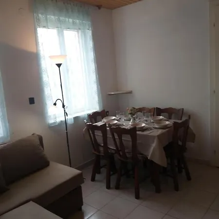 Guest house Tomi Vendégház *